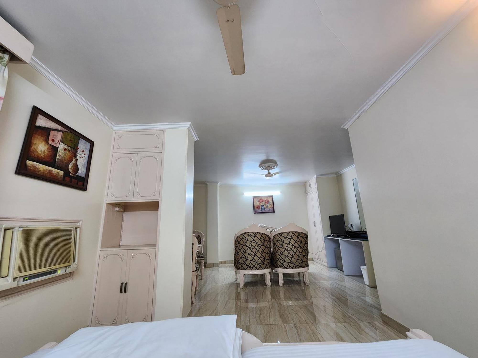 Hotel Mayur Deluxe Мератх Экстерьер фото